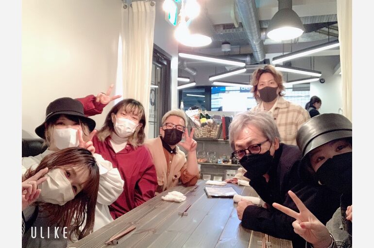 BA7F7653-DED3-4F18-A70E-14A9C05F9F2F